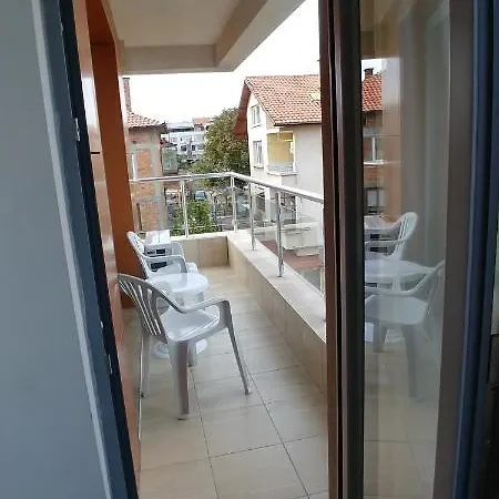 на брега на морето - сарафово *