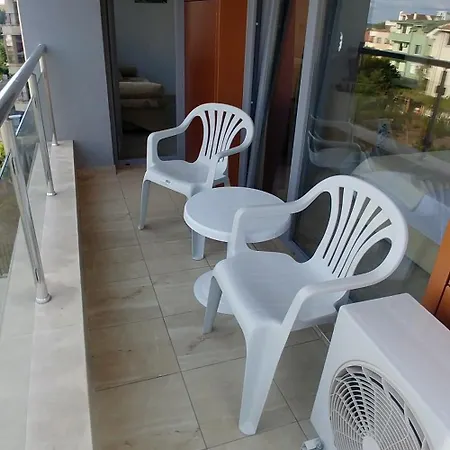 на брега на морето - сарафово Апартамент *