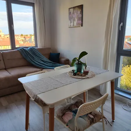 Апартаменты на брега на морето - сарафово