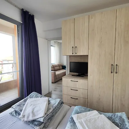 Apartment на брега на морето - сарафово *