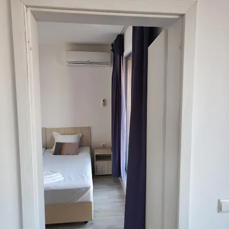 Apartment на брега на морето - сарафово Burgas