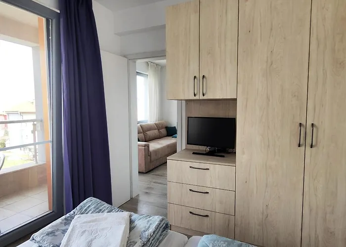 Apartman на брега на морето - сарафово *